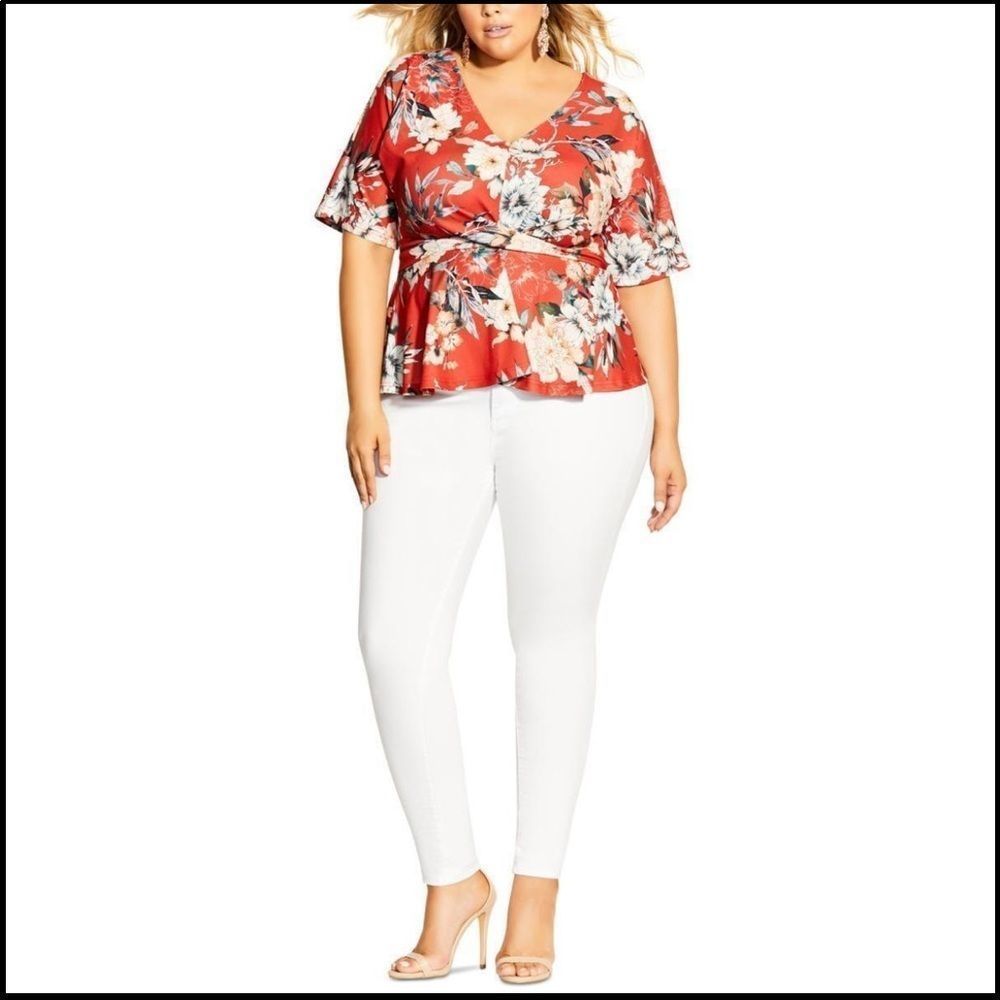 Womens 16 Blouse Lots Of Flowers Red City Chic Background New Tags $75